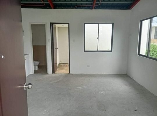 5% CASH OUT TO MOVE IN House and Lot for Sale