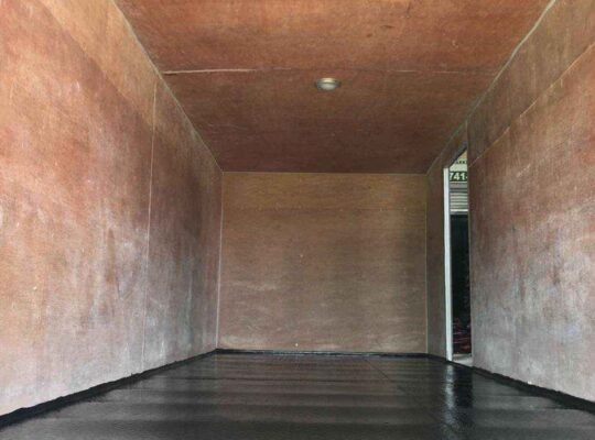 2019 Isuzu 6 wheeler closed van Registered 2 New front tires Ready to use