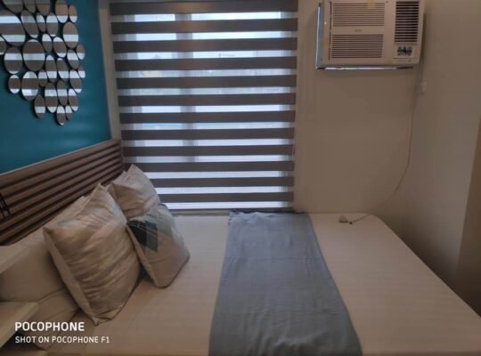 10K RF studio Condo For Sale in Mandaluyong near Rockwell Makati Edsa Boni MRT Ortigas CBD