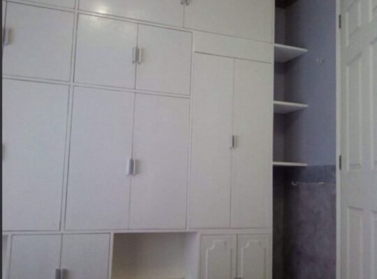 Condo 4 Beds 3 Baths House