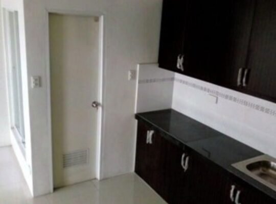 3 Beds 2 Baths Townhouse