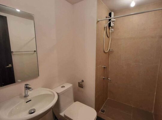 The rise Makati by shangri-la for rent