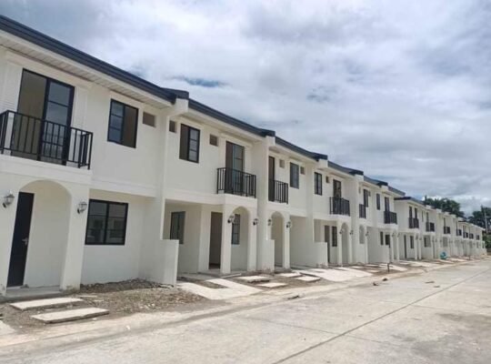 Mabilis lipatan na Townhouse sa San Pablo Laguna