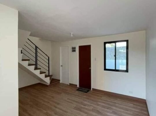 Mabilis lipatan na Townhouse sa San Pablo Laguna