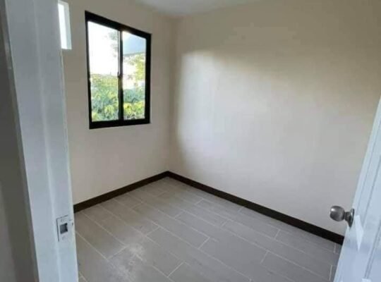 Mabilis lipatan na Townhouse sa San Pablo Laguna