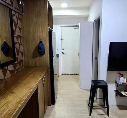 The linear Makati for rent