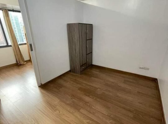 The rise Makati by shangri-la for rent