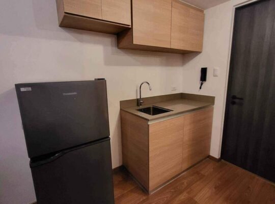 The rise Makati by shangri-la for rent