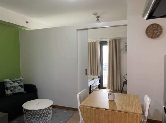 The rise Makati by shangri-la for rent