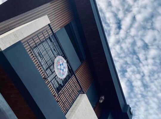 House and Lot For Sale in Las Pinas