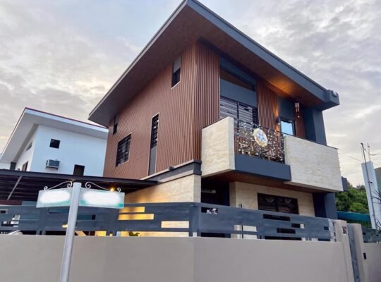 House and Lot For Sale in Las Pinas