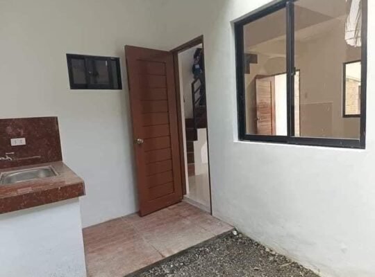 Complete Turnover na bahay near hiway