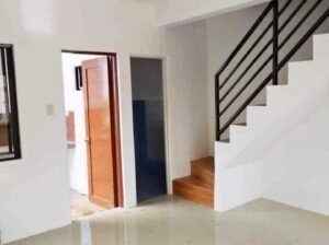 Complete Turnover na bahay near hiway