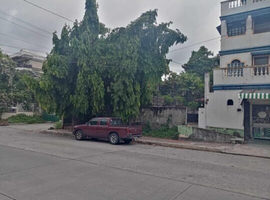 Building for sale near FEU Hospital Fairview