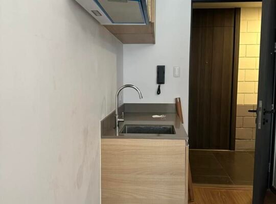 The rise makati by ShangriLa for rent