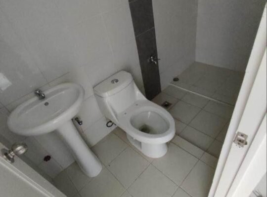 PROMO SALE! RUSH! READY TO MOVE IN CONDO!