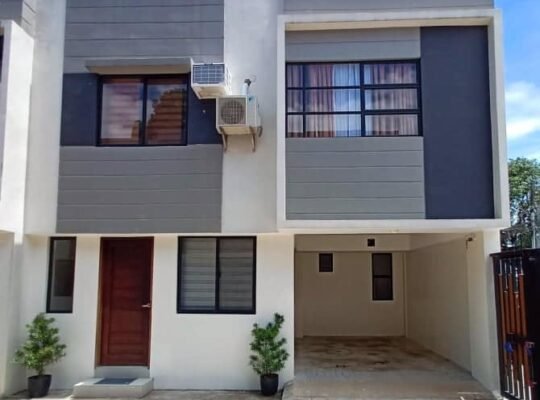 Townhouse New Fairview Robinsons Fairview