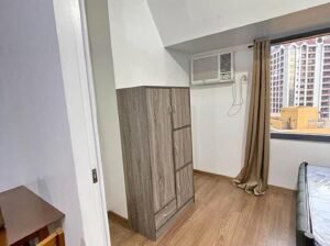 The rise makati by ShangriLa for rent