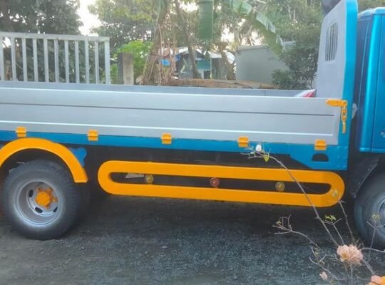 For sale elf 4hf1 engine