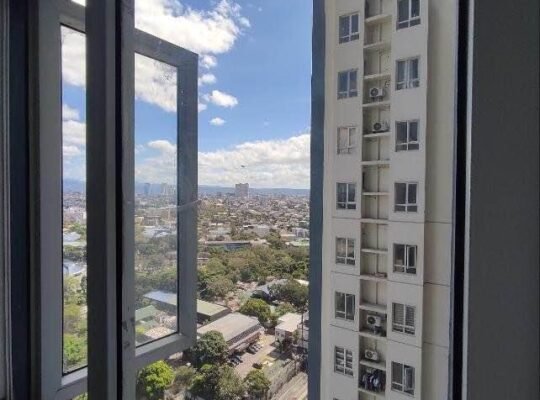 PROMO SALE! RUSH! READY TO MOVE IN CONDO!