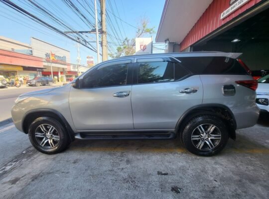 2018 Toyota fortuner 2.7 g gas automatic