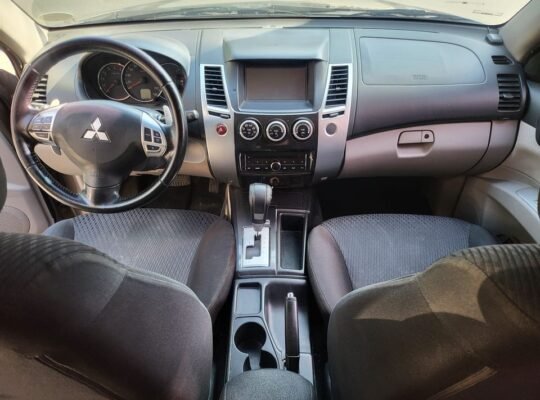 2014 Mitsubishi montero sport 2.4 gls v automatic