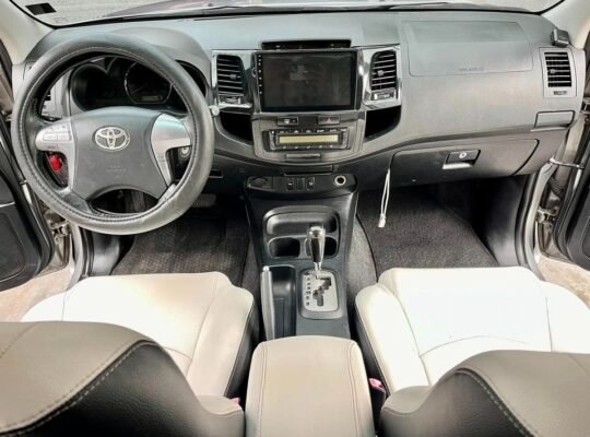 2015 Toyota fortuner 2.7 g gas loaded automatic