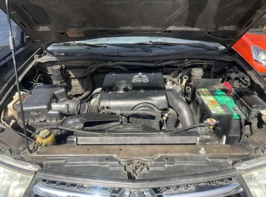 2014 Mitsubishi montero sport 2.4 gls v automatic