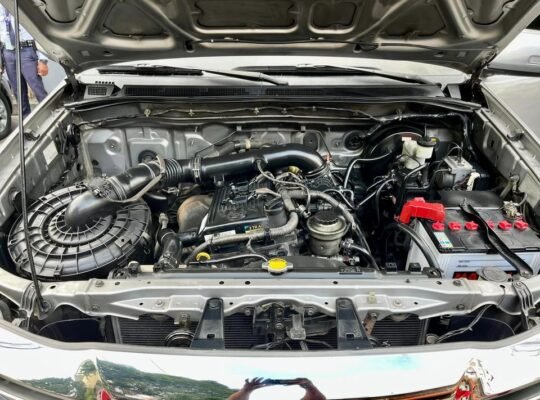 2015 Toyota fortuner 2.7 g gas loaded automatic