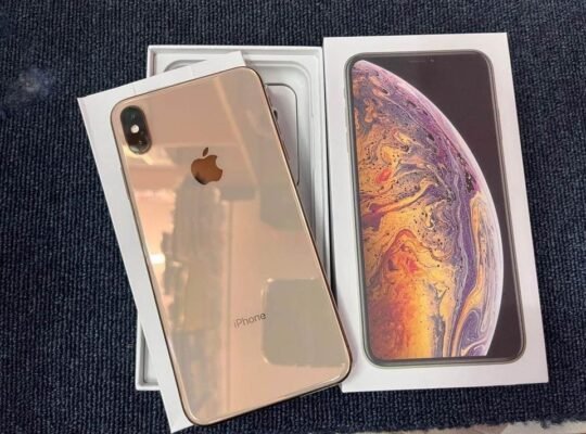 Iphone 4s to Iphone 11 available🍎 Good as brandnew Complete package