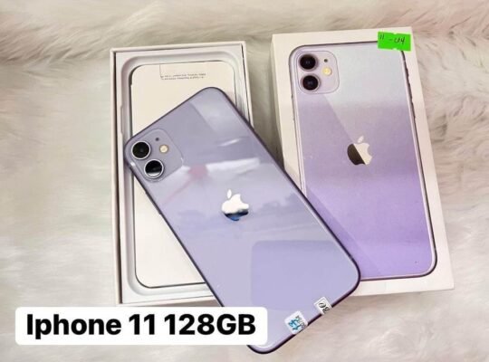 Iphone 4s to Iphone 11 available🍎 Good as brandnew Complete package