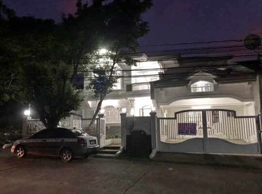 FOR SALE NEWLY RENOVATED HOUSE ITALIAN DESIGN INSIDE BF RESORT VILLAGE LAS PIÑAS CITY
