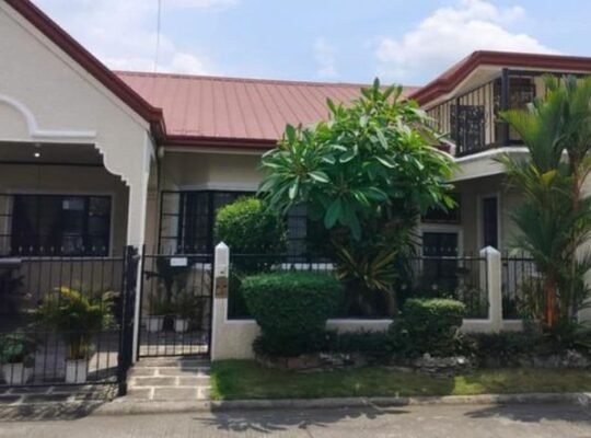 FOR SALE 3BR BUNGALOW HOUSE BF RESORT VILLAGE NEAR SETON 9.950M TITLE LAS piñas city