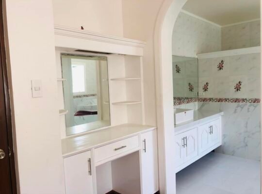 FOR SALE NEWLY RENOVATED HOUSE ITALIAN DESIGN INSIDE BF RESORT VILLAGE LAS PIÑAS CITY