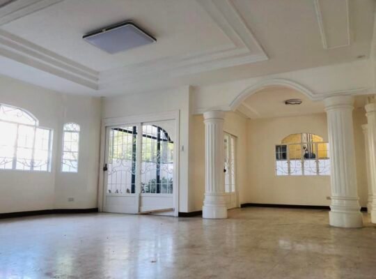 FOR SALE NEWLY RENOVATED HOUSE ITALIAN DESIGN INSIDE BF RESORT VILLAGE LAS PIÑAS CITY