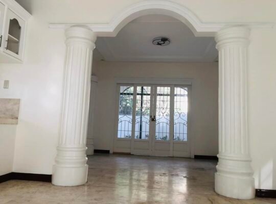 FOR SALE NEWLY RENOVATED HOUSE ITALIAN DESIGN INSIDE BF RESORT VILLAGE LAS PIÑAS CITY