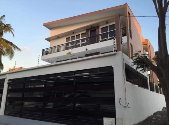 FOR SALE HOUSE & LOT WITH POOL 524SQM 35M BF RESORT VILLAGE