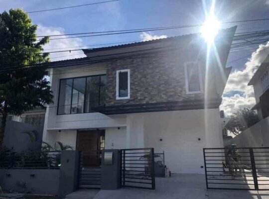 FOR SALE HOUSE & LOT BF HOMES PARAÑAQUE CITY 300SQM LOT 33M Gross