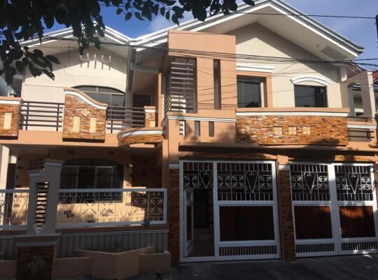 FOR SALE WELL MAINTAINED HOUSE & LOT. GATED VILLAGE NEAR. SOUTHWOODS 210SQM 14M SAN PEDRO LAGUNA