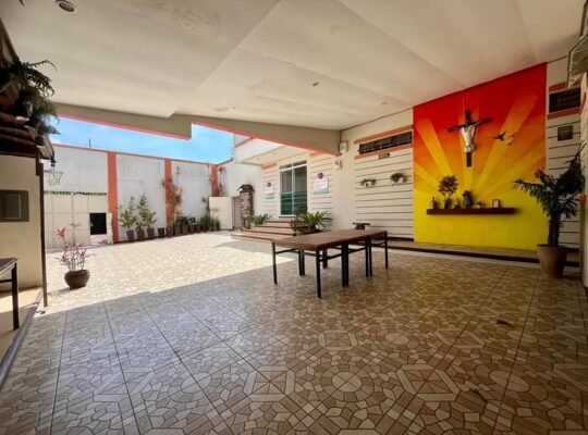 FOR SALE BIG LOT & 2 STOREY BLDG FACILITY TAGAYTAY AMADEO RD