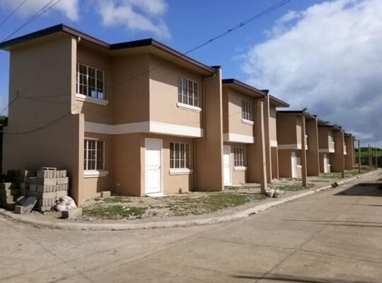 House and lot na Mababa ang Monthly DP