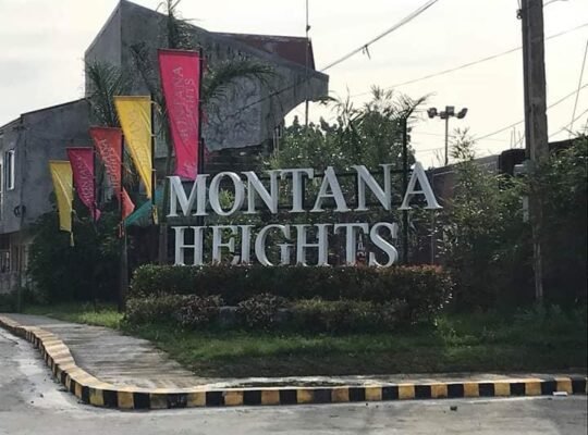 House and lot along hiway