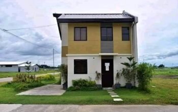 House and lot along hiway Complete Turnover