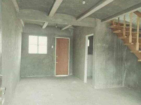 Bahay na mura lng sa Laguna