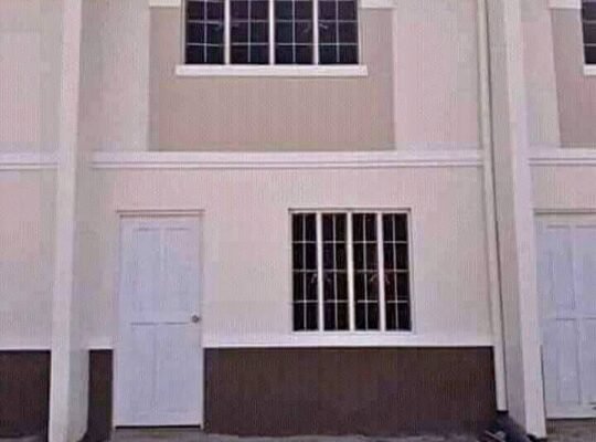 Murang Townhouse sa Laguna