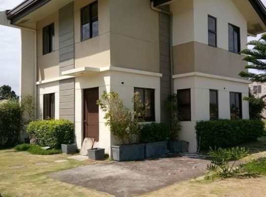 House and lot along Hiway