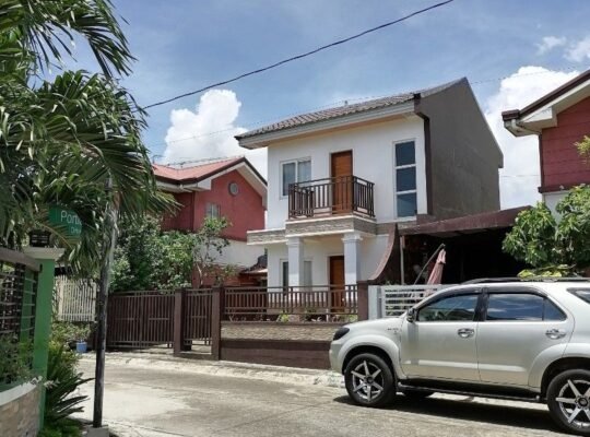 House and Lot for Sale near The Ayala District Mall Dasmarinas